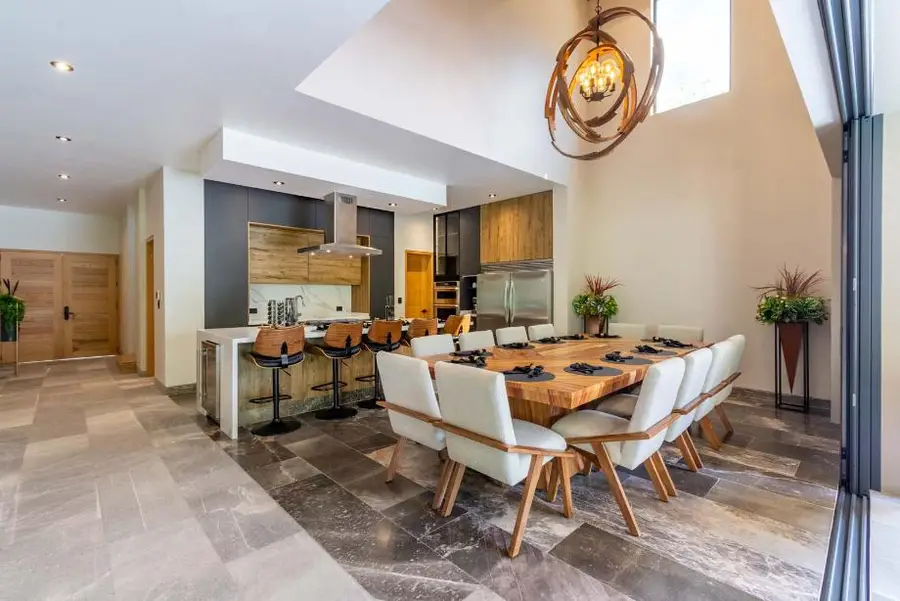 2068 Front St, San Diego, CA 92101 - Image #2