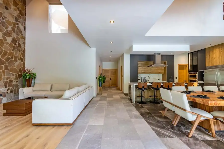 2068 Front St, San Diego, CA 92101 - Image #3