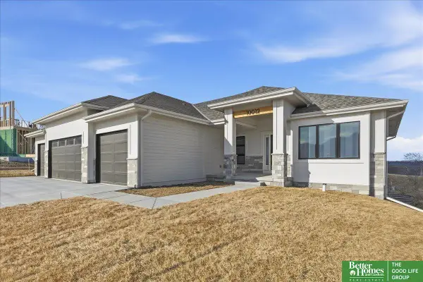 10019 Prospect Street, Papillion, NE 68046