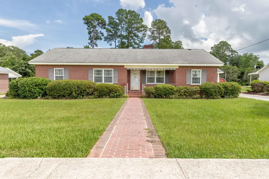 319 E Hampton Street, Elloree, SC 29047 - #2