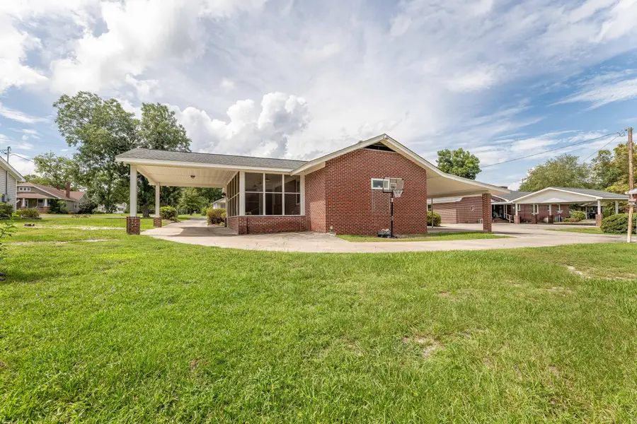 319 E Hampton Street, Elloree, SC 29047 - #3