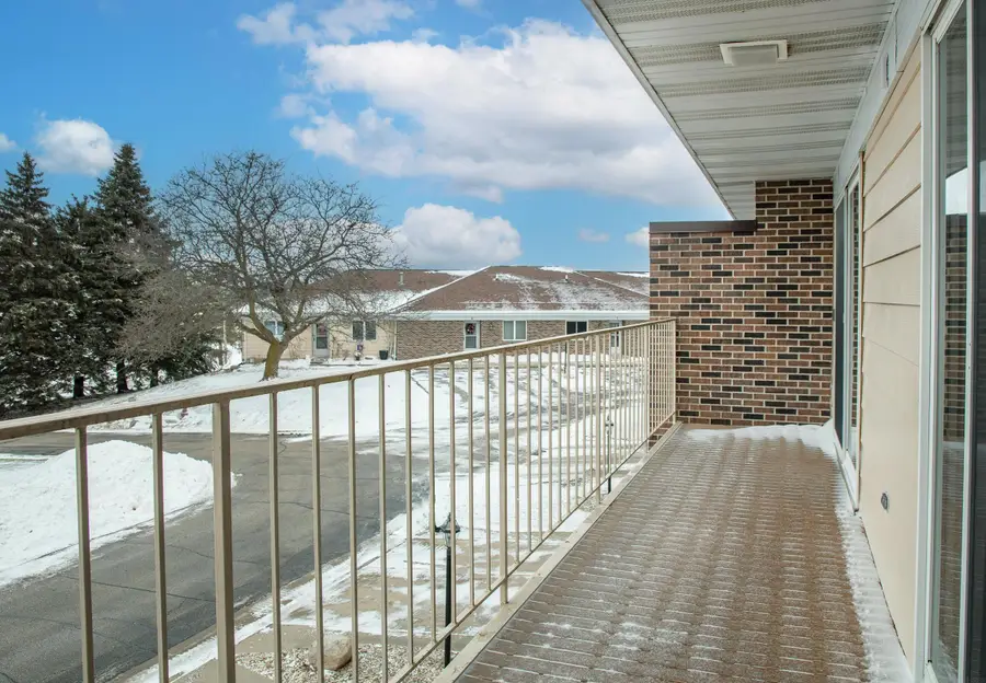 427 SW 8th Avenue #10, Waverly, IA 50677 - #3