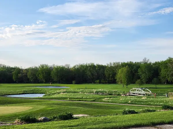 406 Brickyard Rd, SHEFFIELD, IA 50475