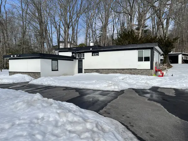 35 Fenwood Avenue, Smithfield, RI 02917