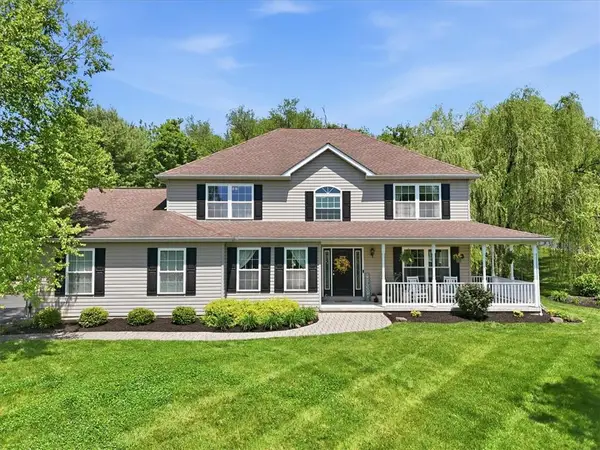 569 Deerfield Dr, NAZARETH, PA 18064