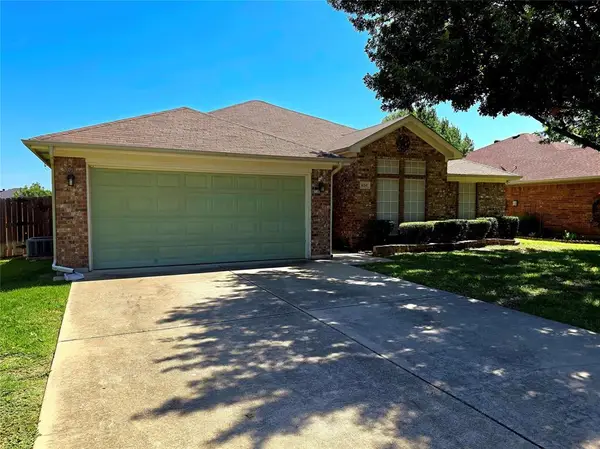 620 Ridgehill Drive, Burleson, TX 76028