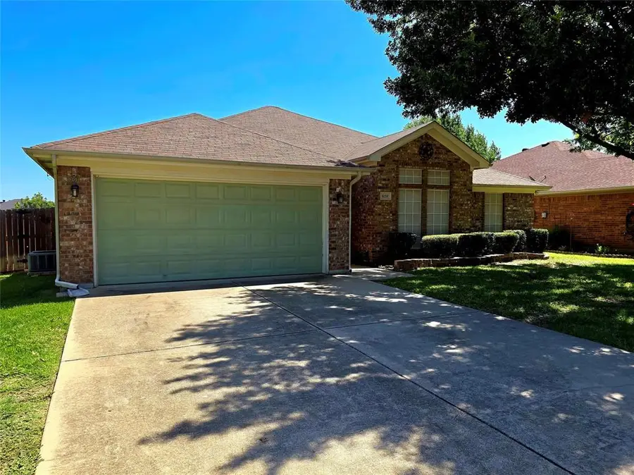 620 Ridgehill Drive, Burleson, TX 76028 - Image #2