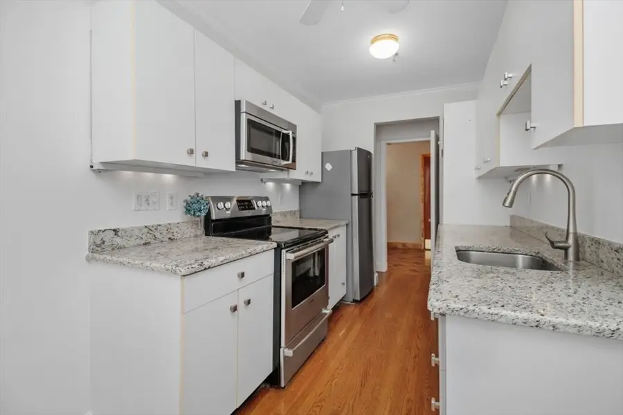 37 Beacon St #23, Boston, MA 02108 - #3