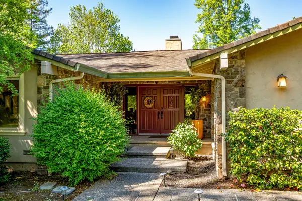 1040 Mount George Avenue, Napa, CA 94558