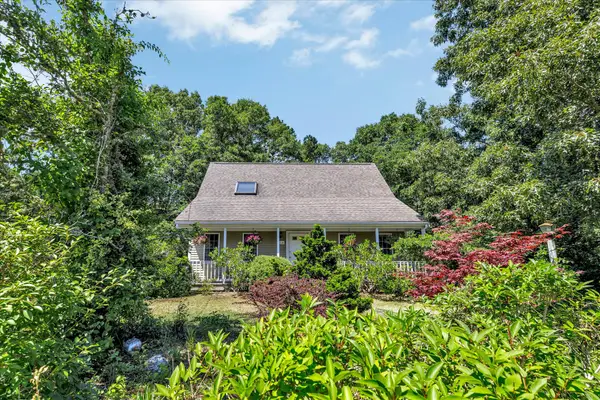 118 Algonquin Avenue, Mashpee, MA 02649