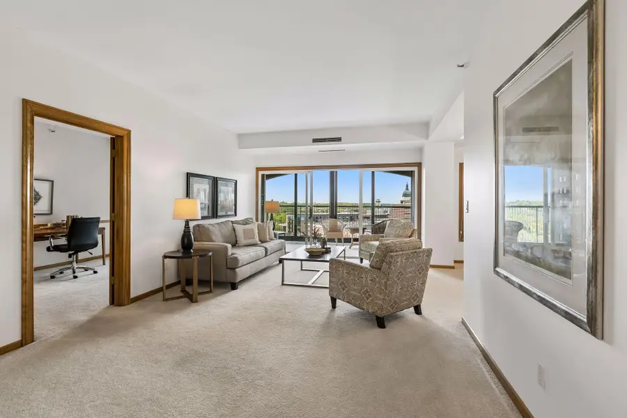 1201 Yale Place #809, Minneapolis, MN 55403 - #2