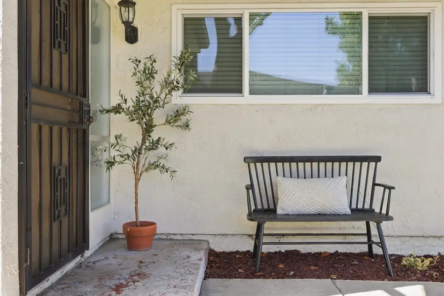 1137 Chalmette Avenue, San Buenaventura Ventura, CA 93003 - #3