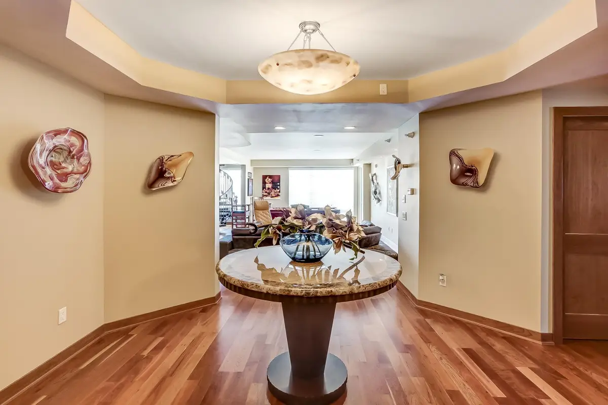 1070 Grandview Court Ne #406, Columbia Heights, MN 55421 - #1