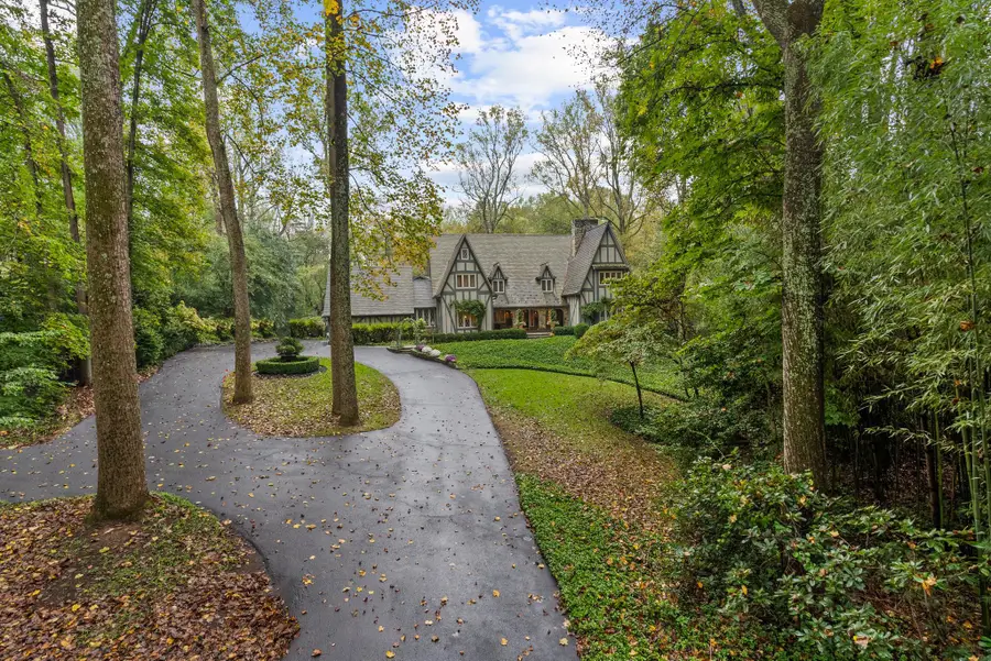 10205 Cedar Pond Dr, Vienna, VA 22182 - Image #3