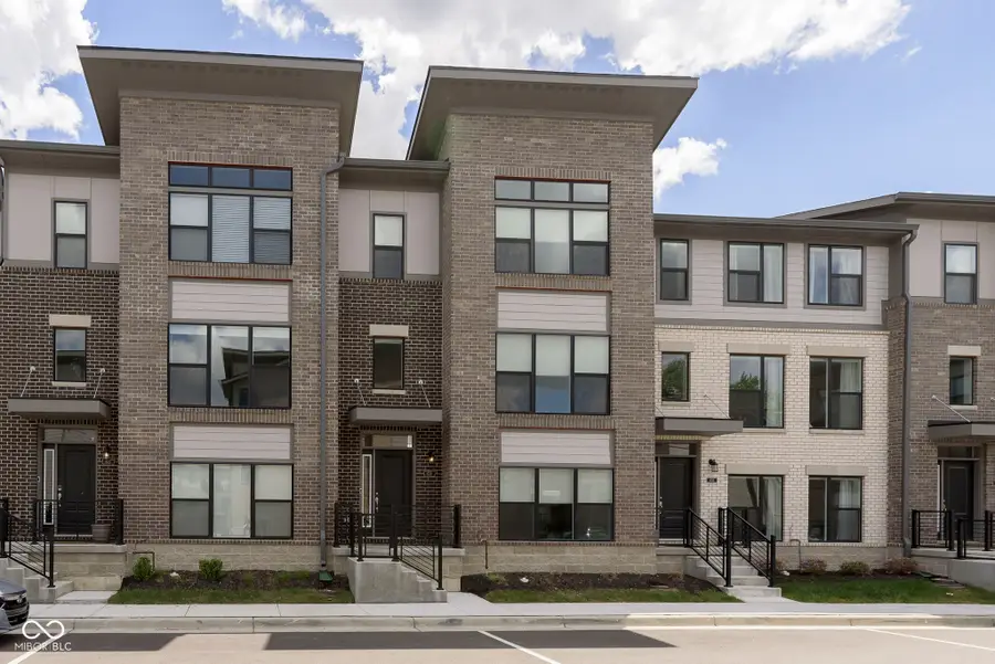 639 Golborne Street, Carmel, IN 46032 - #2