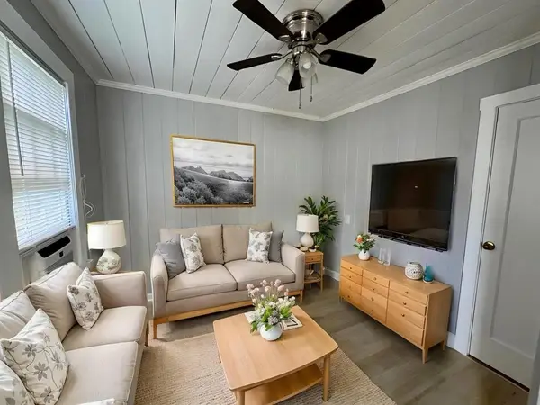 200 Park Ave #2, Asbury Lake, FL 33403