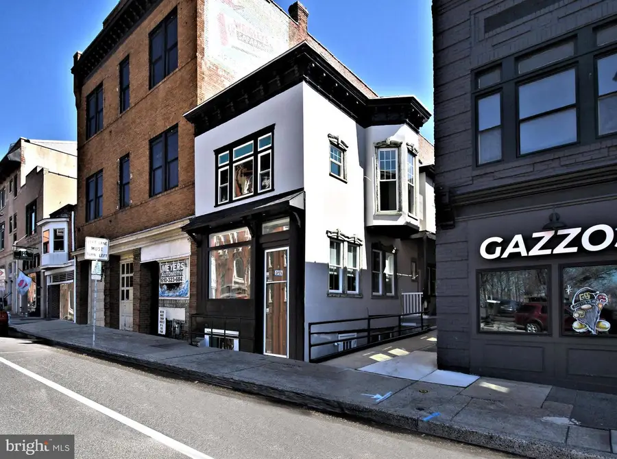 20 S Hanover St #1a, Pottstown, PA 19464 - #2