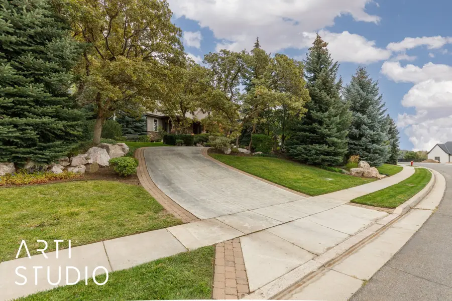 3532 N Layton Ridge Dr, Layton, UT 84040 - Image #2