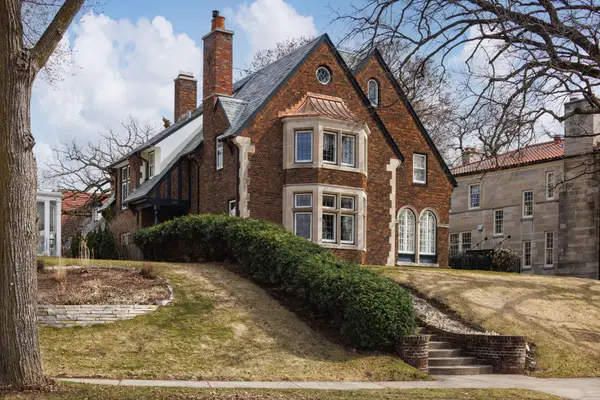 2635 Newton Avenue S, Minneapolis, MN 55405