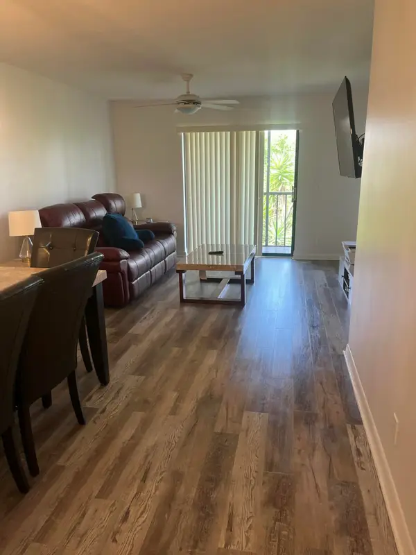 7281 Golf Colony Court #204, Lake Worth, FL 33467