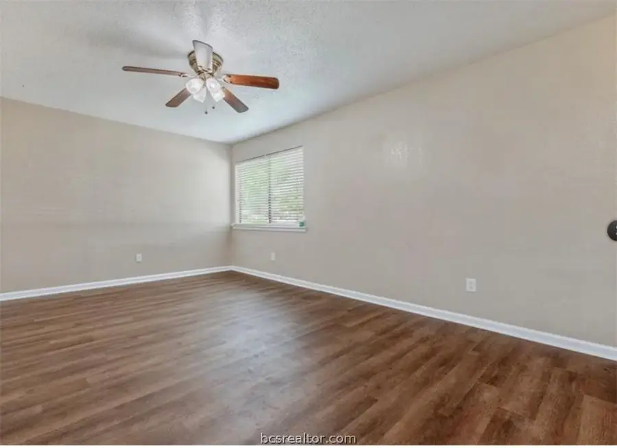 4513 Carter Creek Parkway #5, Bryan, TX 77802-4430 - #3