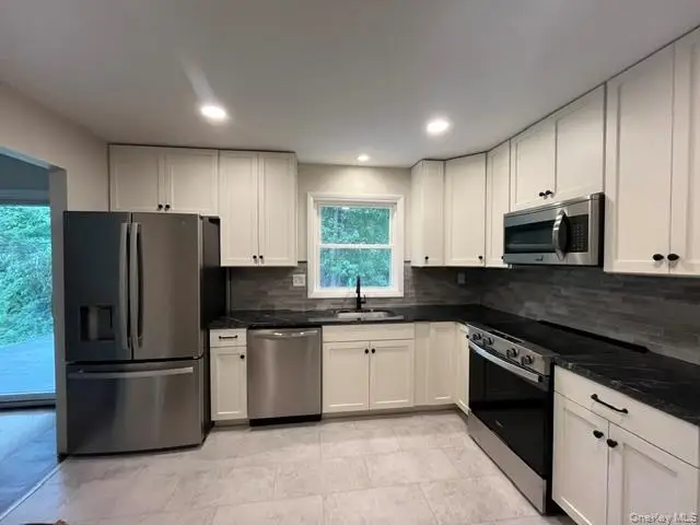 32 Hickman Drive, Hopewell Junction, NY 12533 - #3