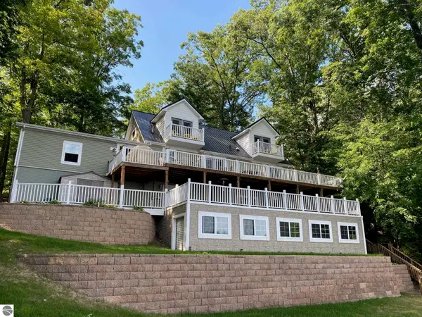 506 Mclachlan Point, Evart, MI 49631