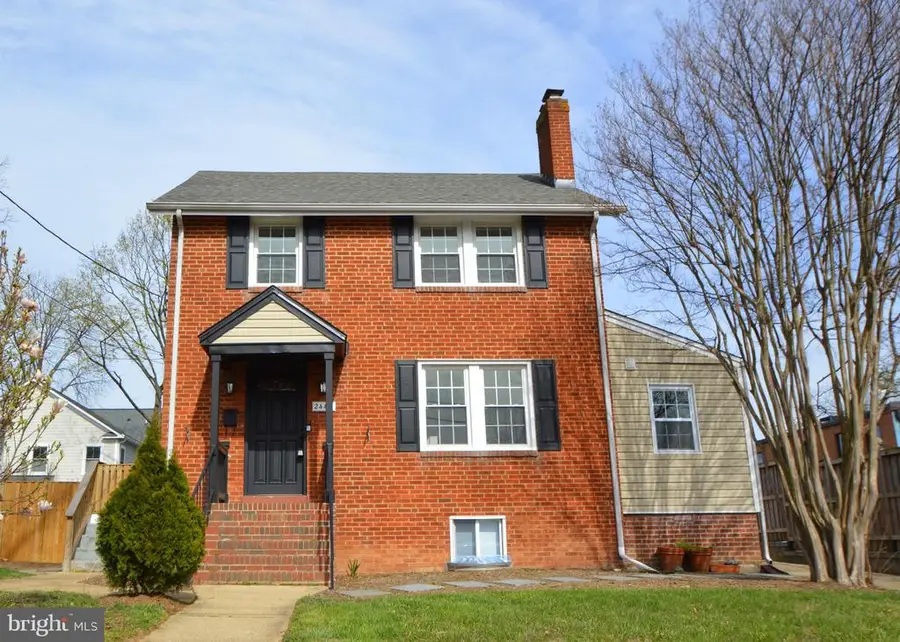 2441 N Mckinley Street, Arlington, VA 22207 - #2