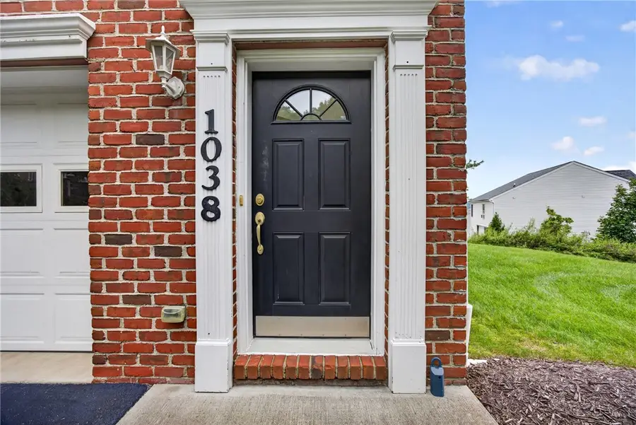 1038 Woodlawn Dr, Canonsburg, PA 15317 - #2