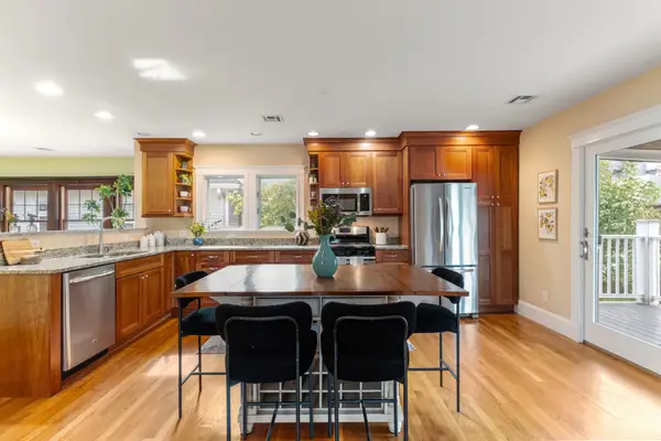 225 Jackson Rd #225, Newton, MA 02458