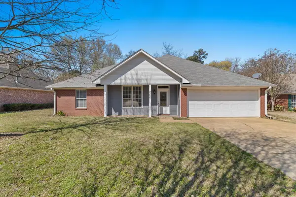 2266 CRABAPPLE DR, Tupelo, MS 38801