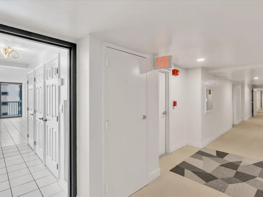 2655 Collins Avenue #Unit Unit 1710, Miami Beach, FL 33140 - #2