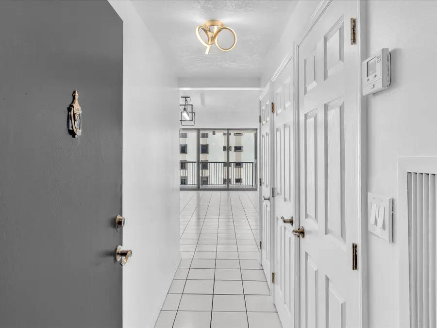 2655 Collins Avenue #Unit Unit 1710, Miami Beach, FL 33140 - #3