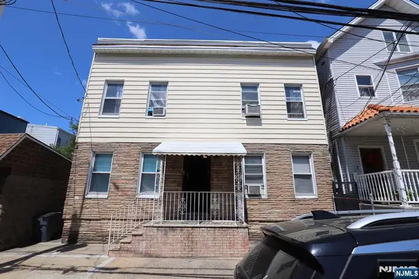 9 Maple , 2L, Kearny, NJ 07032