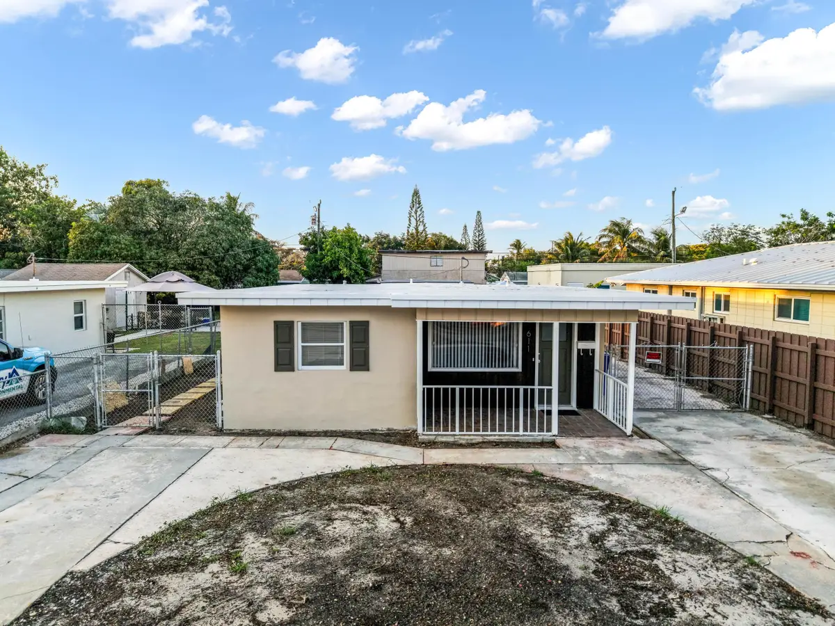 611 NE 34th Street, Pompano Beach, FL 33064 - #1