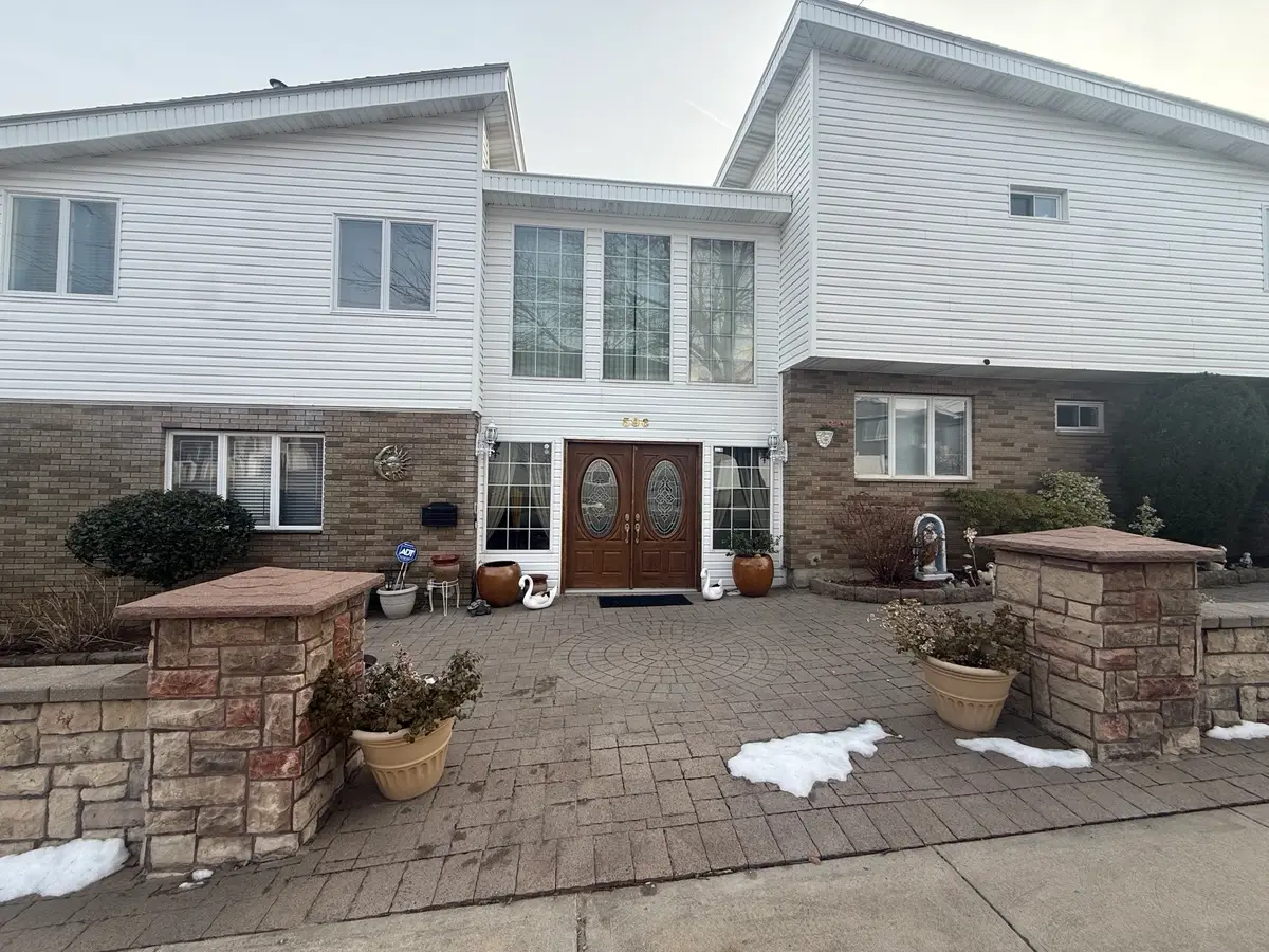 596 Ionia Ave, Staten Island, NY 10312 - #1