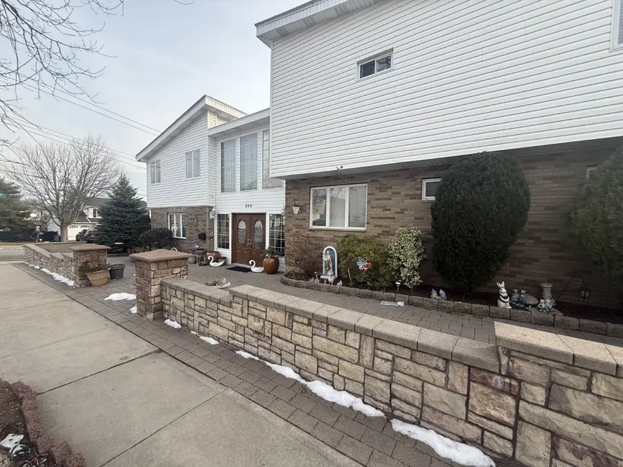 596 Ionia Ave, Staten Island, NY 10312 - #2