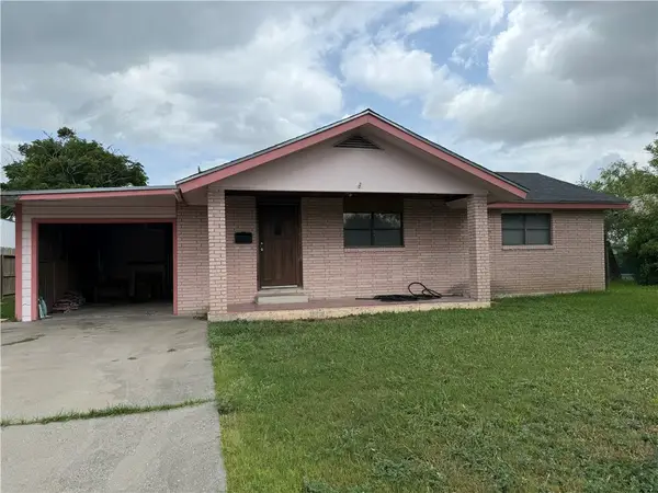 424 W B Avenue, Kingsville, TX 78363