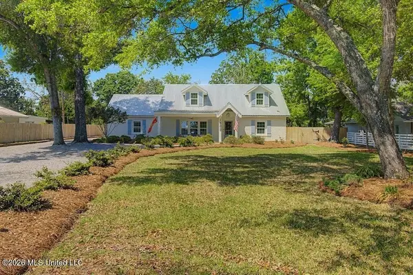 1589 E Second Street, Pass Christian, MS 39571