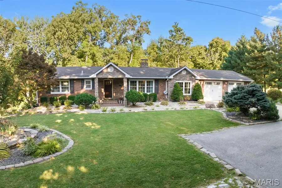 671 Glen Crossing Road, Glen Carbon, IL 62034 - #2