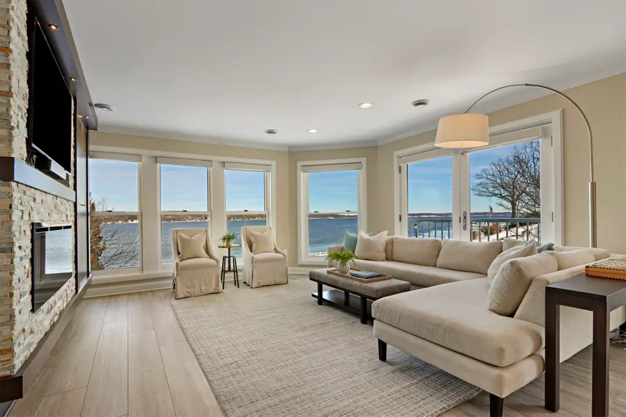 432 Harvard Ave, Fontana, WI 53125 - #3