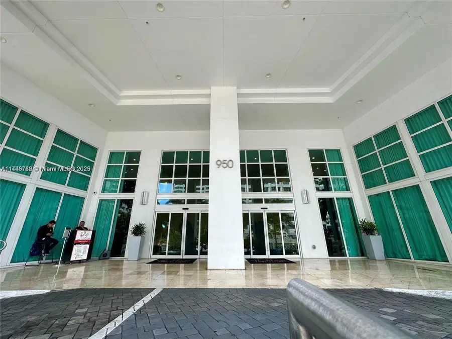 950 Brickell Bay Dr #5302, Miami, FL 33131 - #2