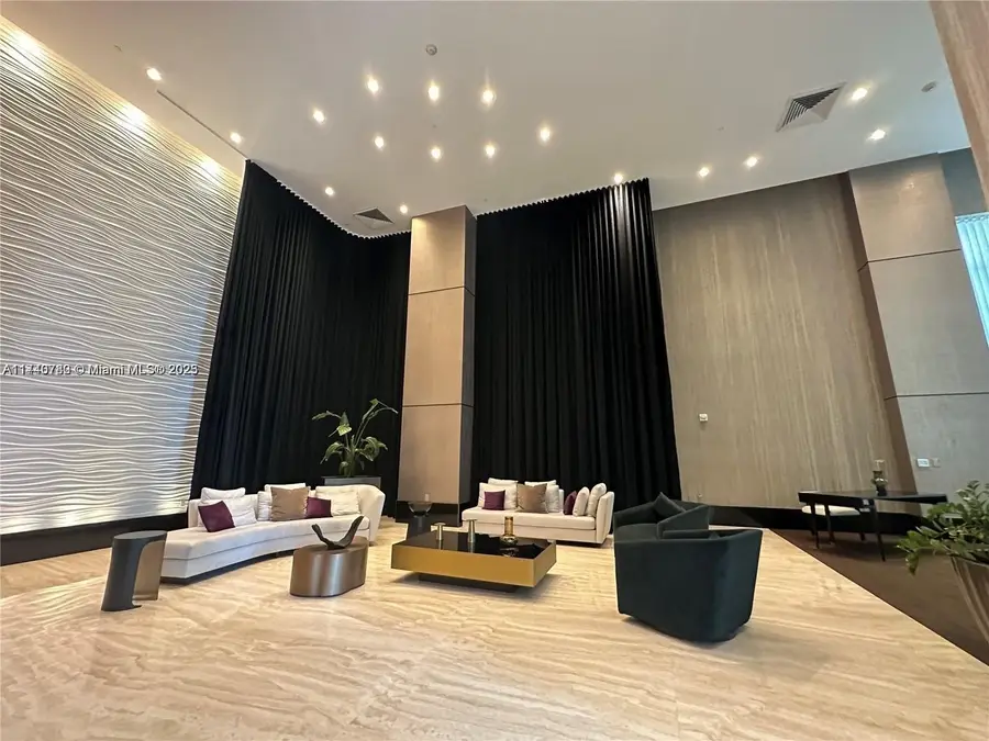 950 Brickell Bay Dr #5302, Miami, FL 33131 - #3