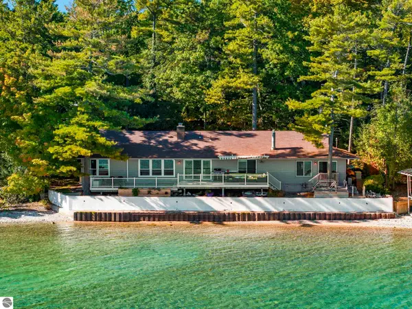 11568 Bluff, Traverse City, MI 49686