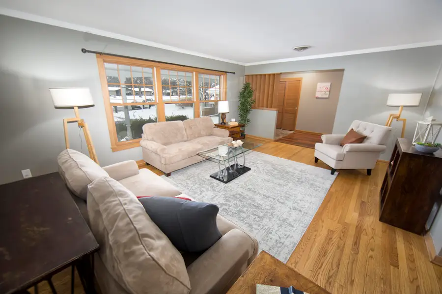 2261 W Kenboern Dr, Glendale, WI 53209 - Image #3