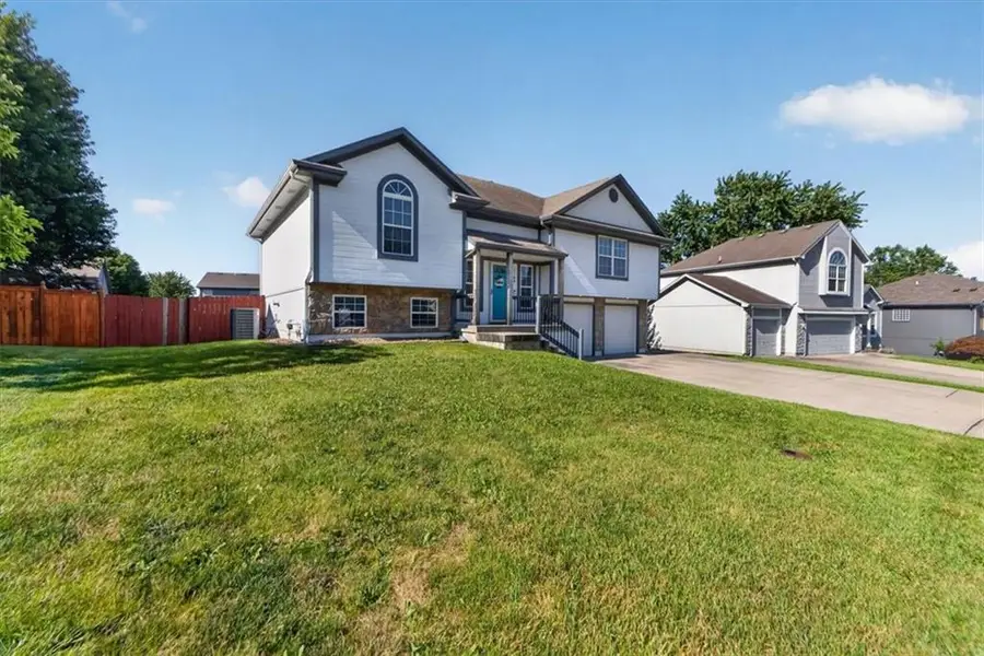 1109 White Oak Court, Raymore, MO 64083 - #3