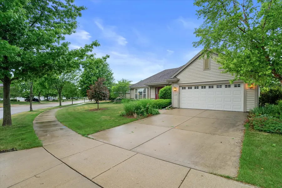 1718 Tumbleweed Cir, West Bend, WI 53095 - #2
