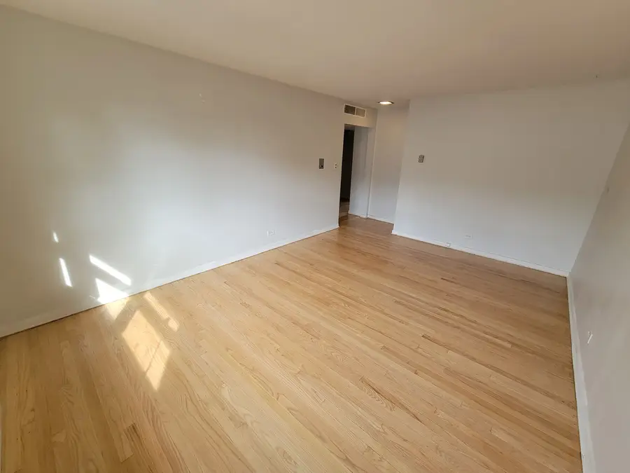 6440 N Richmond Street , 2B, Chicago, IL 60645 - #3