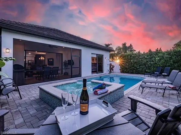 631 100th Avenue N, Naples, FL 34108