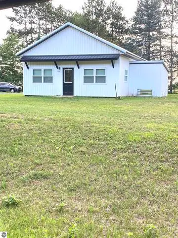 9236 S Mackinaw, Cadillac, MI 49601 - #3